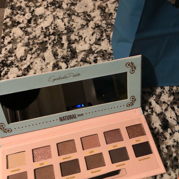 makeup - Picture 3 of 5